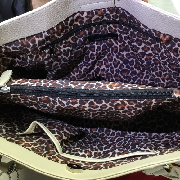 New Neutral Bag by Wilson’s Leather - Picture 5 of 6